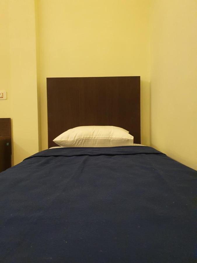 Sri Lakshmi Palace A/C Hotel Suluru Екстериор снимка